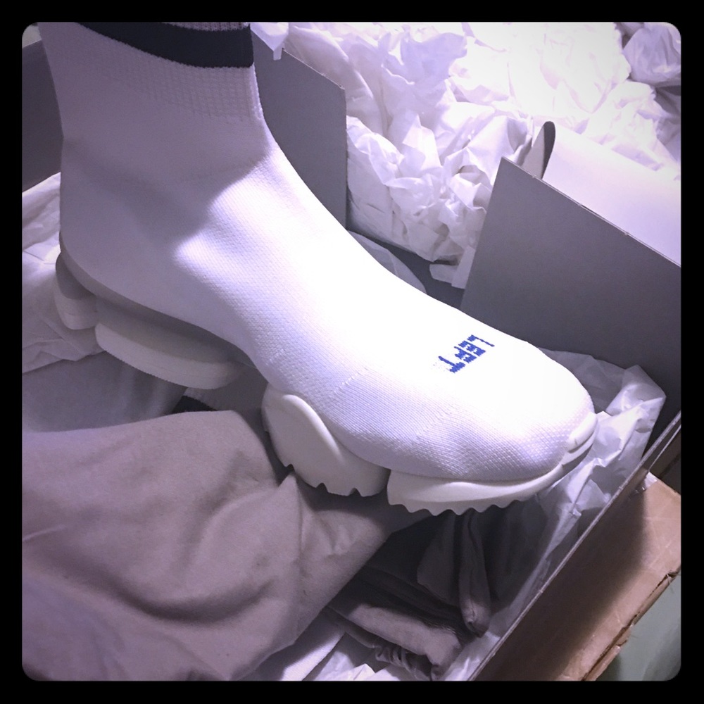 VETEMENTS Reebok Sock Pumps in White